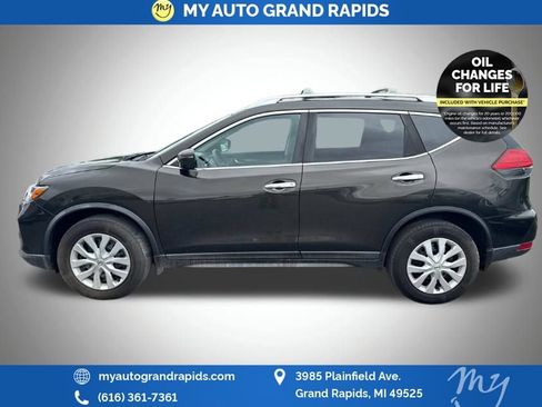 Used 2017 Nissan Rogue S w/ Appearance Package AWD/4WD image 3