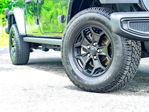 Used 2022 Jeep Gladiator Sport AWD/4WD image 3