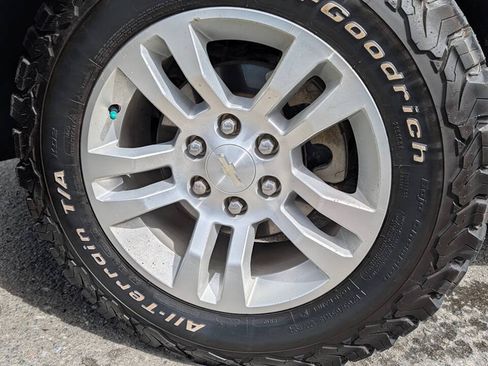 Used 2019 Chevrolet Tahoe LS w/ Max Trailering Package AWD/4WD image 16