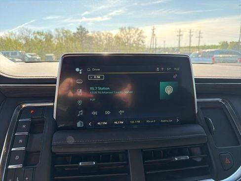 Used 2024 Chevrolet Suburban Z71 w/ Luxury Package image 6