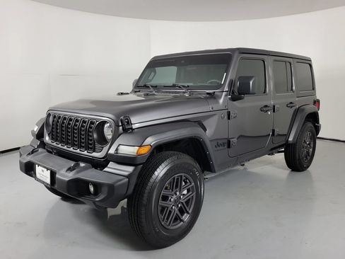 Used 2024 Jeep Wrangler Unlimited Sport AWD/4WD image 2