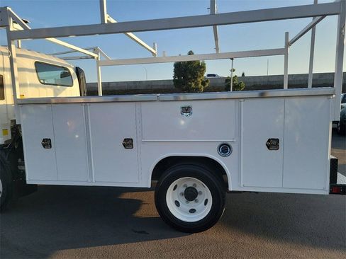 New 2024 Chevrolet Low Cab Forward image 10