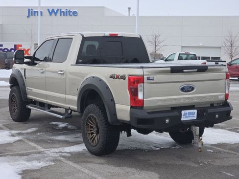 Used 2017 Ford F250 XLT w/ XLT Premium Package image 6