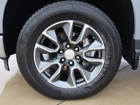 Used 2024 Chevrolet Silverado 1500 LT image 26