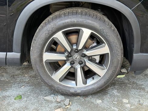 Used 2025 Honda Pilot Elite image 8
