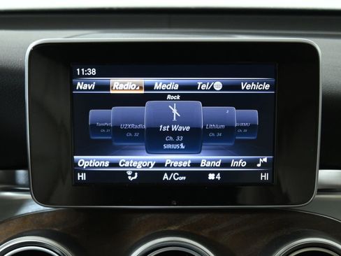 Used 2019 Mercedes-Benz GLC 300 4MATIC image 21