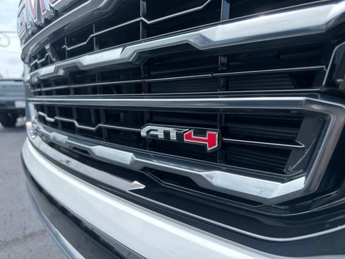 Used 2025 GMC Yukon AT4 w/ AT4 Premium Plus Package AWD/4WD image 10