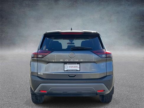Used 2023 Nissan Rogue S image 5