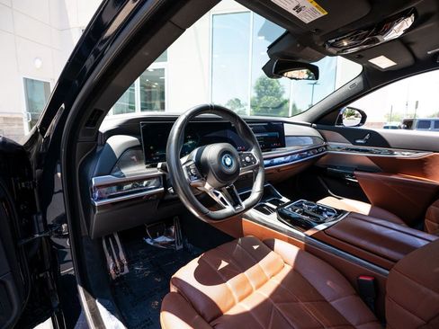 Used 2023 BMW i7 xDrive60 AWD/4WD image 28