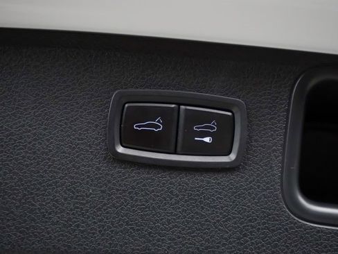 Used 2022 Porsche Macan image 14