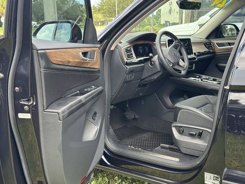Used 2024 Volkswagen Atlas SE FWD image 13