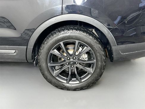 Used 2018 Ford Explorer XLT w/ Equipment Group 202A image 34