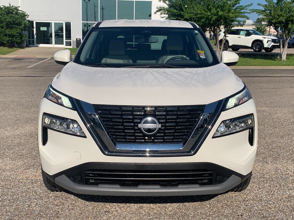 Used 2023 Nissan Rogue SV FWD image 3