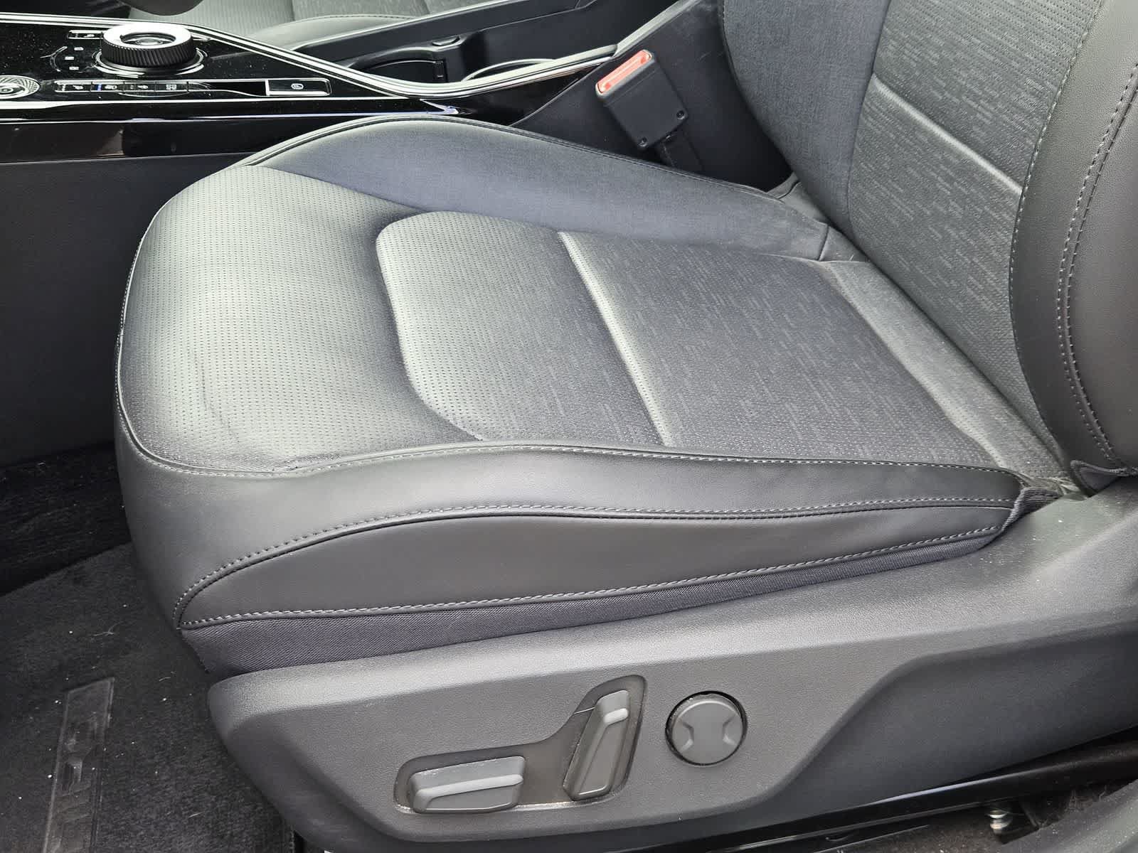 Certified 2023 Kia Niro Wave w/ Wave Preserve Package FWD image 22