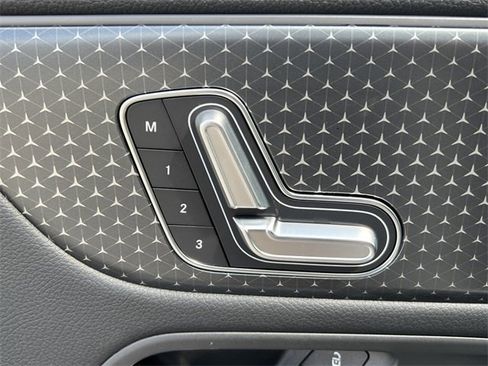 Certified 2025 Mercedes-Benz GLA 250 4MATIC image 14