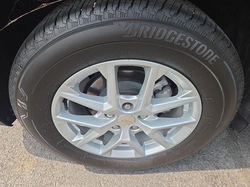 Used 2024 Chevrolet Equinox LT AWD/4WD image 10