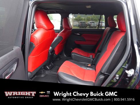 Used 2024 Toyota Highlander XSE image 28