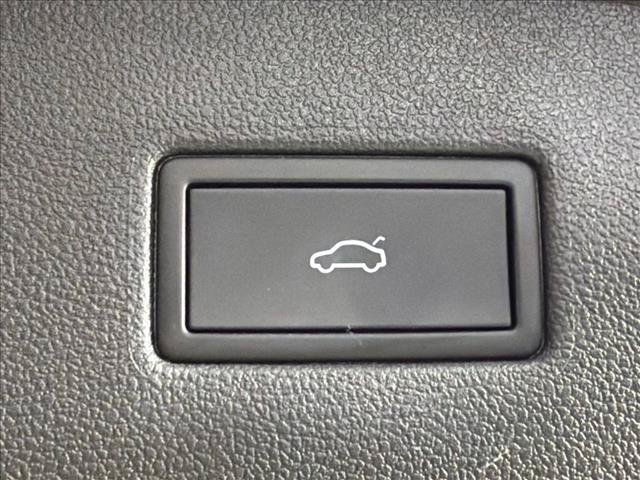Used 2023 Volkswagen Tiguan SE FWD image 19