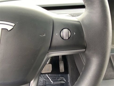 Used 2023 Tesla Model Y Long Range image 24