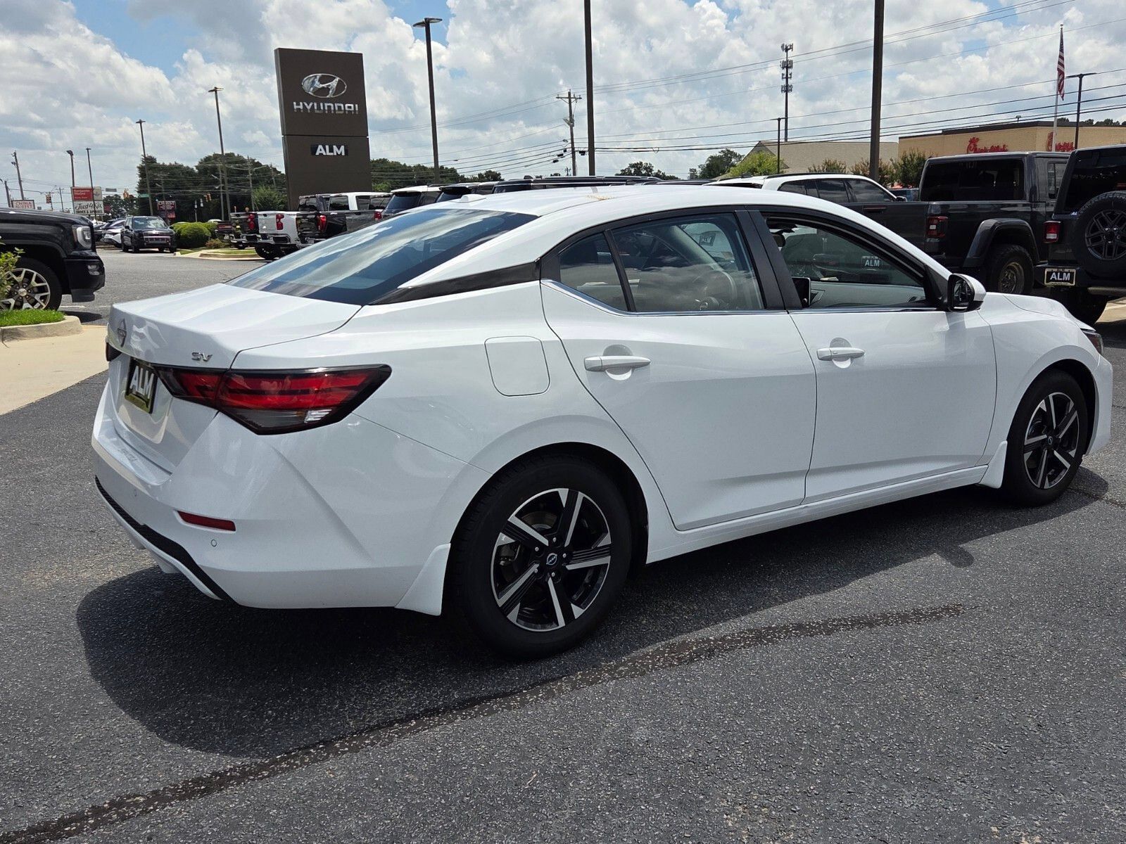 Used 2024 Nissan Sentra SV FWD image 13