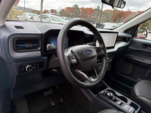 Used 2025 Ford Maverick Lobo image 14