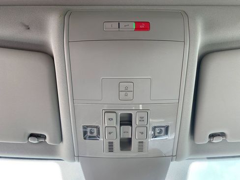 Used 2022 Volkswagen Atlas SEL R-Line image 23