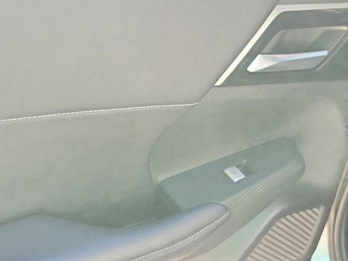 Used 2024 Mitsubishi Outlander SE image 16