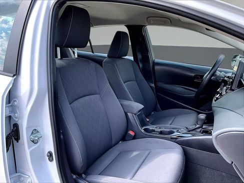 Used 2025 Toyota Corolla LE FWD image 33