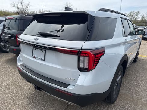 New 2026 Ford Explorer Active w/ Active Comfort Package AWD/4WD image 11