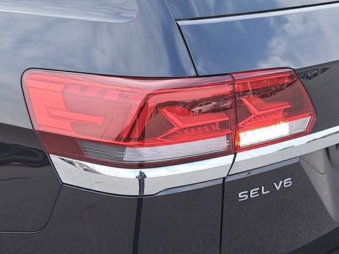 Certified 2023 Volkswagen Atlas SEL image 34