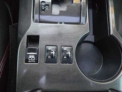 Used 2015 Toyota 4Runner Trail Premium AWD/4WD image 29