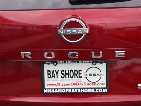 Certified 2022 Nissan Rogue SV w/ SV Premium Package image 26