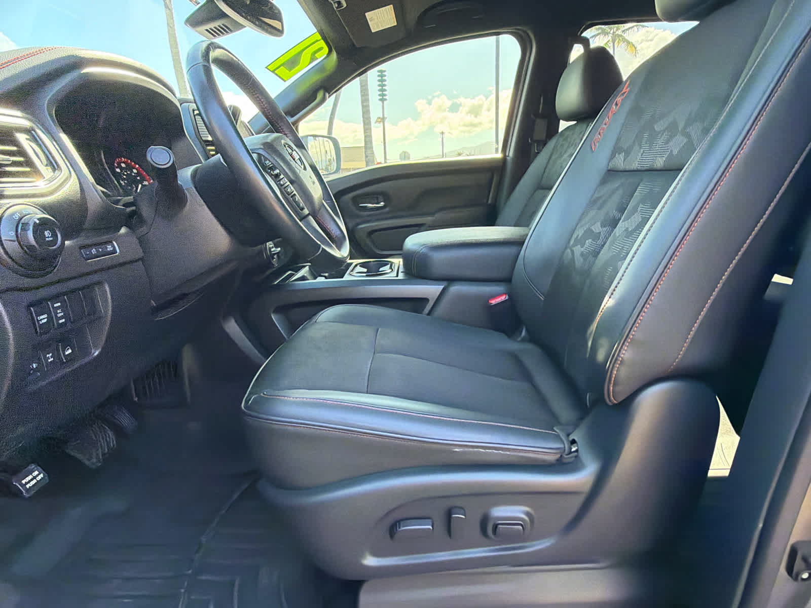 Used 2021 Nissan Titan PRO-4X w/ Pro-4x Utility Package AWD/4WD image 8