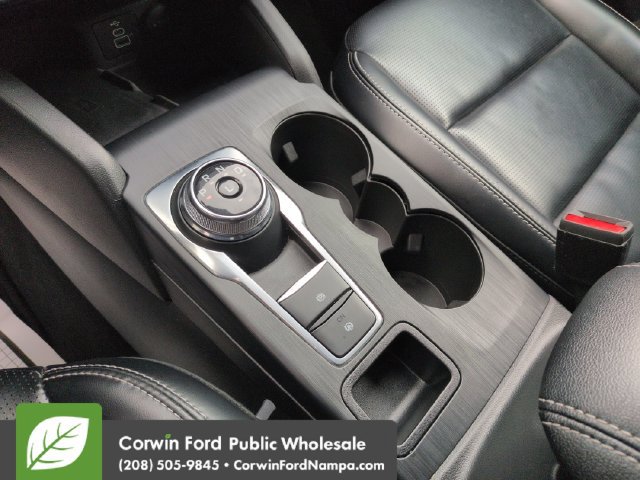 Used 2024 Ford Escape Platinum AWD/4WD image 18