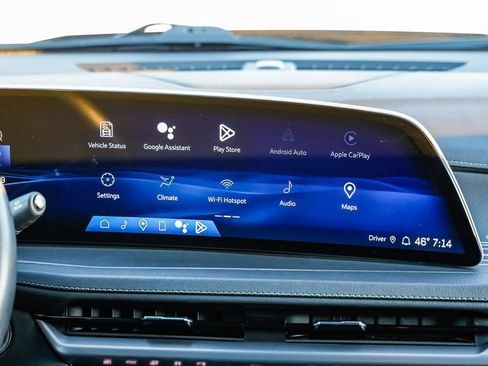 Used 2024 Cadillac XT4 Premium Luxury image 17