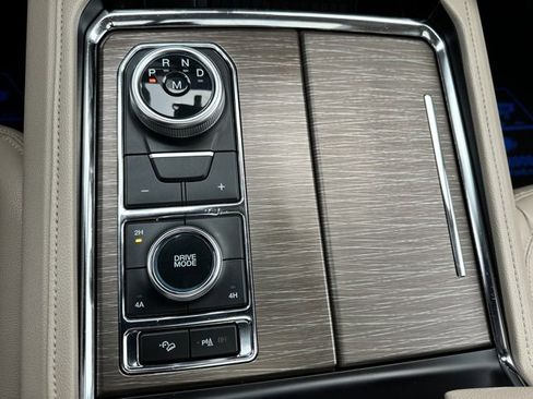 Certified 2022 Ford Expedition Limited image 18