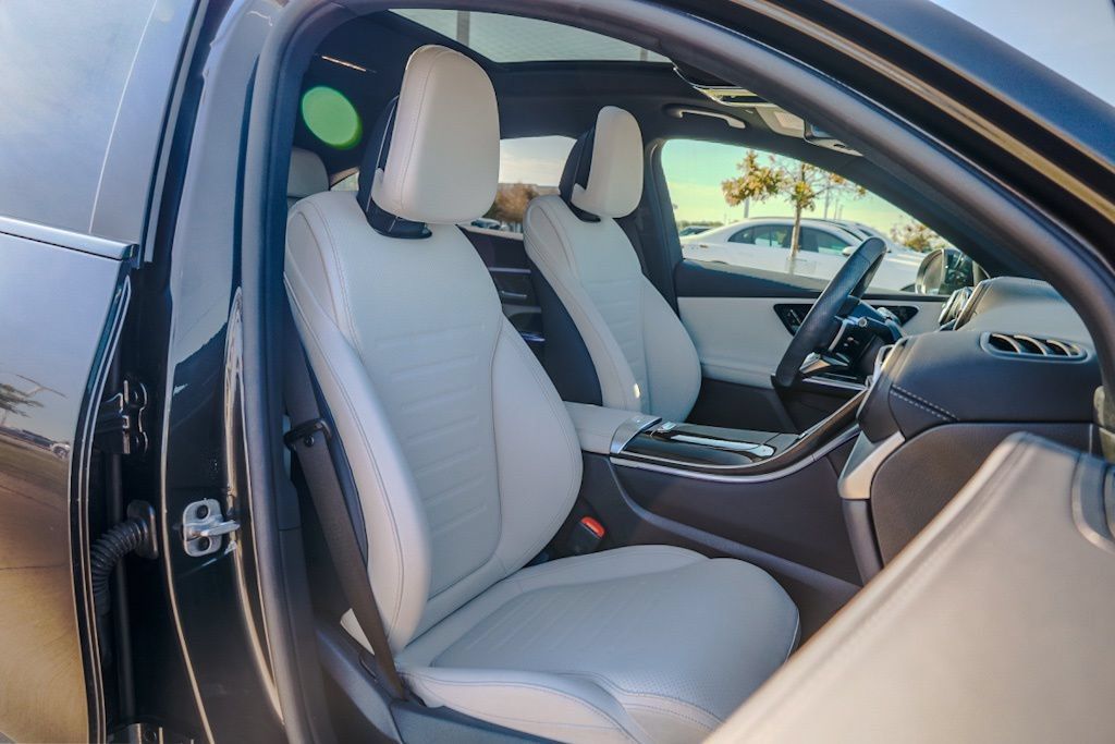 Certified 2025 Mercedes-Benz GLC 300 4MATIC image 23