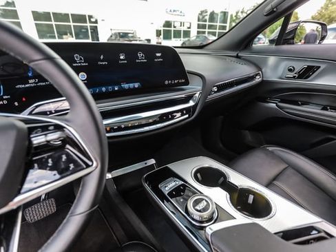 Used 2024 Cadillac Lyriq Tech AWD/4WD image 53