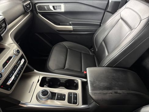 Used 2023 Ford Explorer XLT w/ Equipment Group 202A RWD image 19