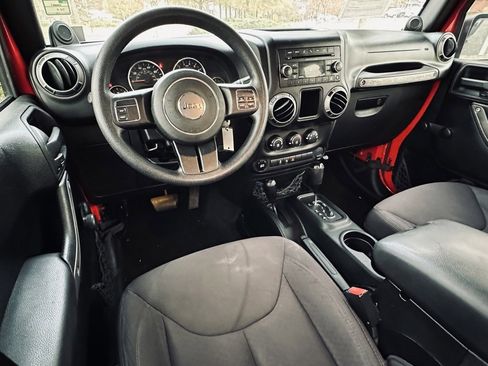 Used 2013 Jeep Wrangler Unlimited Sport image 18