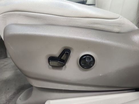 Used 2020 Chrysler Pacifica Touring-L Plus w/ Tire & Wheel Group image 15