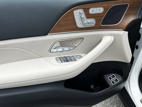 Certified 2026 Mercedes-Benz GLE 450e 4MATIC image 11