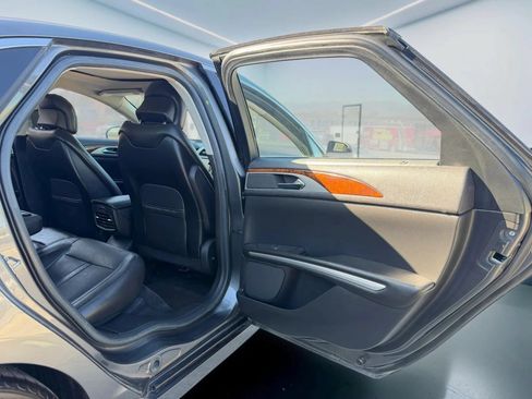 Used 2014 Lincoln MKZ FWD image 19