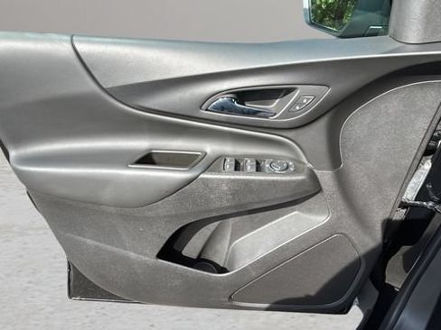Used 2024 Chevrolet Equinox LT FWD image 17