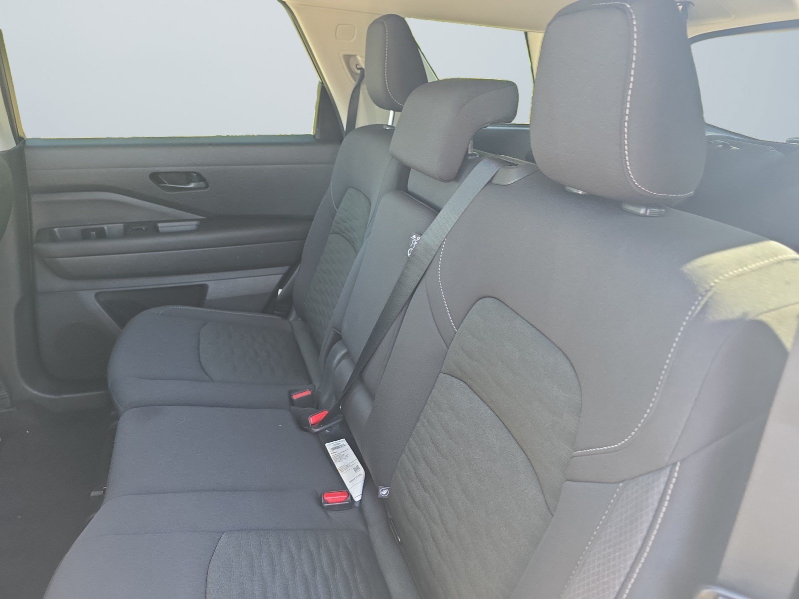 Used 2025 Nissan Pathfinder SV AWD/4WD image 15