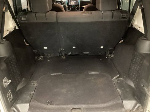 Used 2016 Jeep Wrangler Unlimited Sahara w/ Connectivity Group image 5