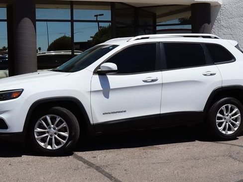 Used 2020 Jeep Cherokee Latitude FWD image 4