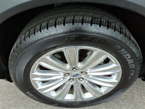 Used 2021 Ford Explorer Limited w/ Hybrid Equipment Group 310A image 18