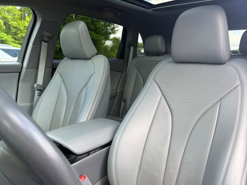 Used 2023 Lincoln Nautilus Reserve AWD/4WD image 8