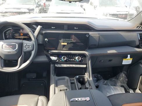 New 2026 GMC Sierra 3500 AT4 w/ AT4 Premium Plus Package AWD/4WD image 15